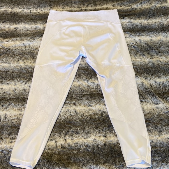 Athleta Stay Fly 7/8 Tight Crop Leggings - Size Large - White - Picture 6 of 8